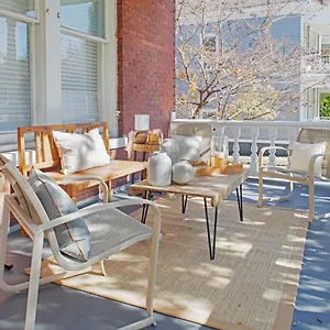 beautiful-brick-2-bedroom-home.top-hotels-in-savannah.com/